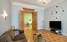 Old Riga 2 Bedroom Vecpilsetas Street Apartment